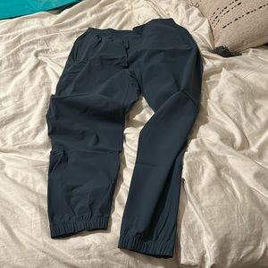 Men's joggers size small